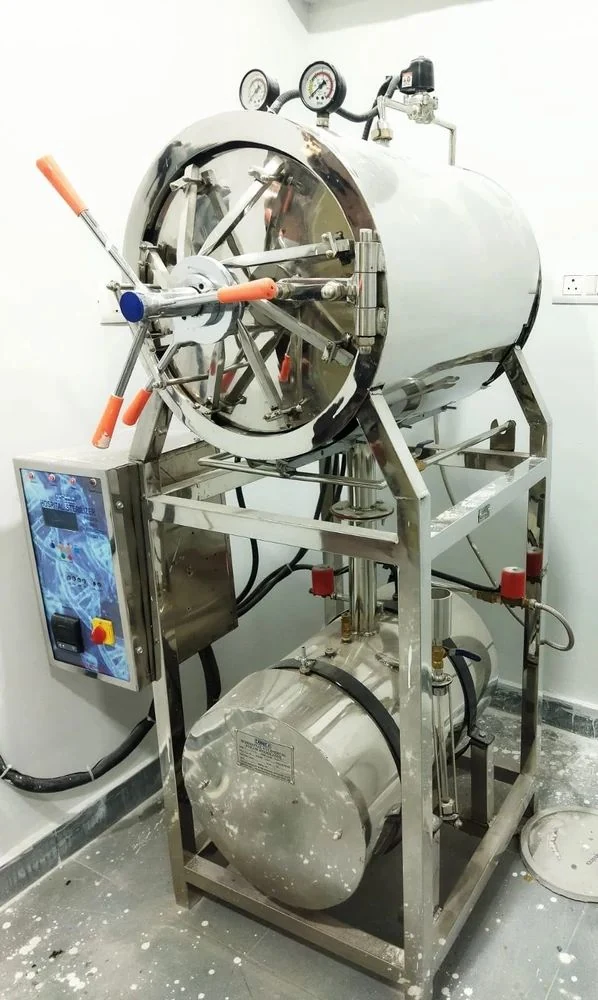 Sterilising autoclave